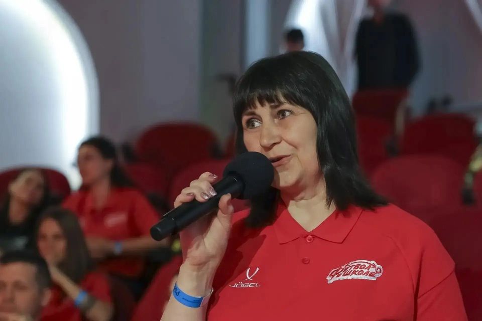 Педагог из Клинцов вошла в число лучших учителей конкурса «Магнит футбола» Педагог из Клинцов вошла в число лучших учителей конкурса «Магнит футбола»