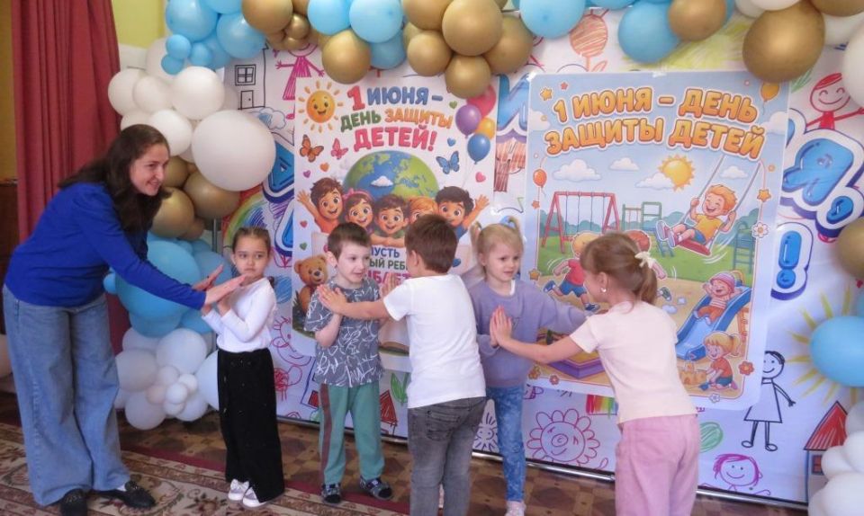 1 июня 2026 года в МБДОУ №17 «Светлячок» прошёл долгожданный и самый светлый музыкальный праздник «Детство – это ЗдОрово!», приуроченный к Международному дню защиты детей 1 июня 2026 года в МБДОУ №17 «Светлячок» прошёл долгожданный и самый светлый музыкальный праздник «Детство – это ЗдОрово!», приуроченный к Международному дню защиты детей