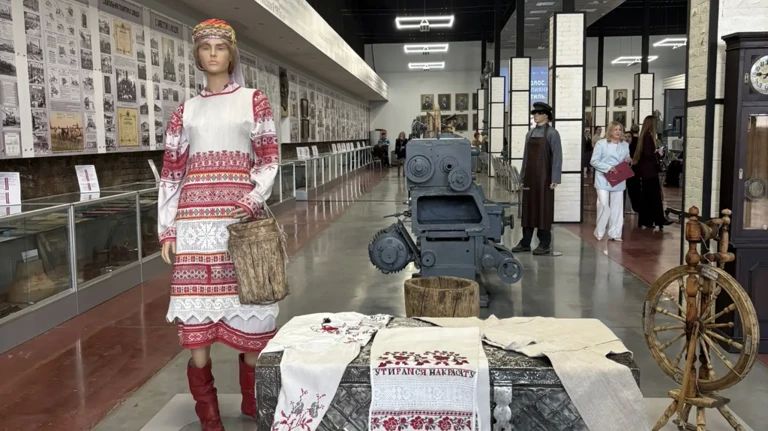 Брянский машзавод на один день превратился в подиум Брянский машзавод на один день превратился в подиум