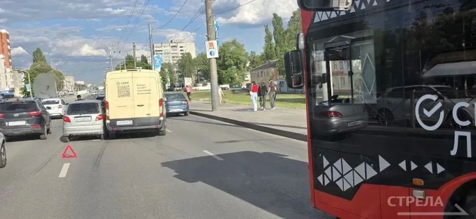 Сегодня, 2 июня, на проспекте Московском Фокинского района Брянска произошло ДТП Сегодня, 2 июня, на проспекте Московском Фокинского района Брянска произошло ДТП