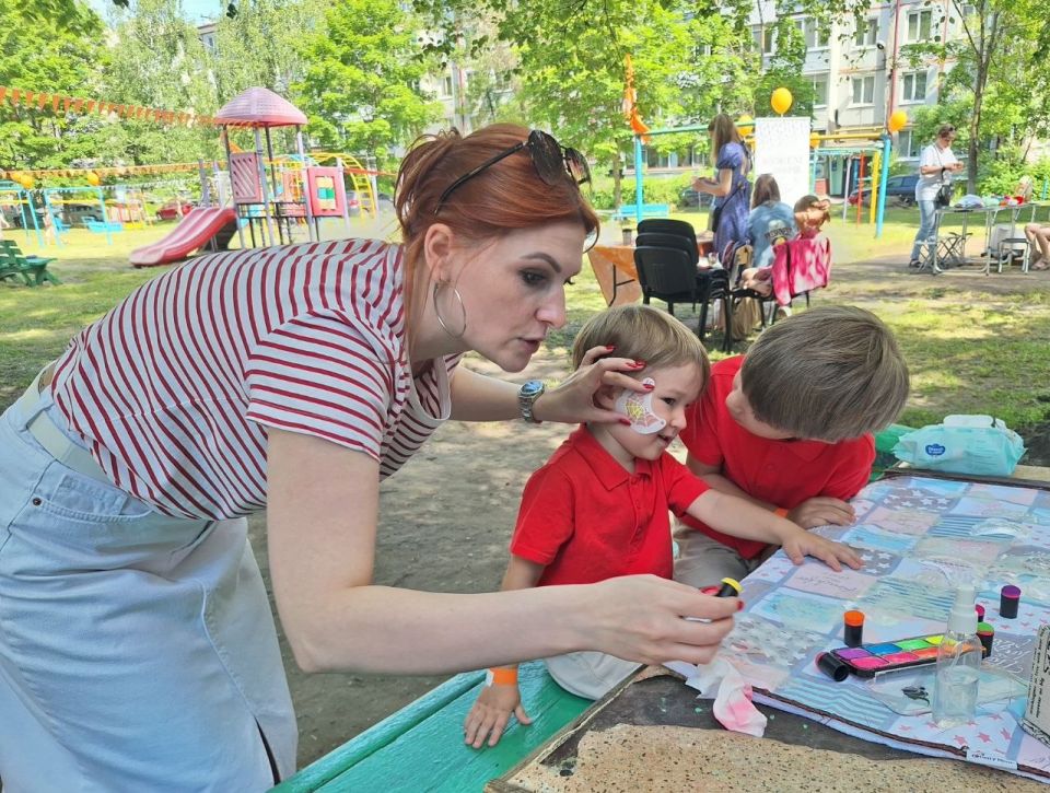 Инна Мухина: Вместе с внуками приняла участие в праздничном мероприятии для подопечных АНО помощи беременным и нуждающимся семьям с детьми "Спаси жизнь" Инна Мухина: Вместе с внуками приняла участие в праздничном мероприятии для подопечных АНО помощи беременным и нуждающимся семьям с детьми "Спаси жизнь"