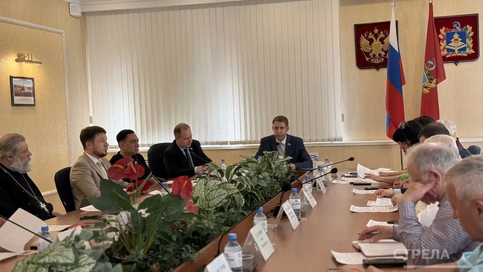 В Брянске прошел круглый стол «Единство народов – сила России: роль институтов гражданского общества в укреплении межнационального согласия» В Брянске прошел круглый стол «Единство народов – сила России: роль институтов гражданского общества в укреплении межнационального согласия»