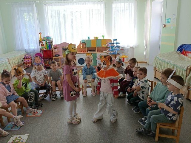 В МБДОУ-детский сад №12 «Дюймовочка» прошёл удивительный день, полный чудес и волшебства – Международный день Сказок В МБДОУ-детский сад №12 «Дюймовочка» прошёл удивительный день, полный чудес и волшебства – Международный день Сказок