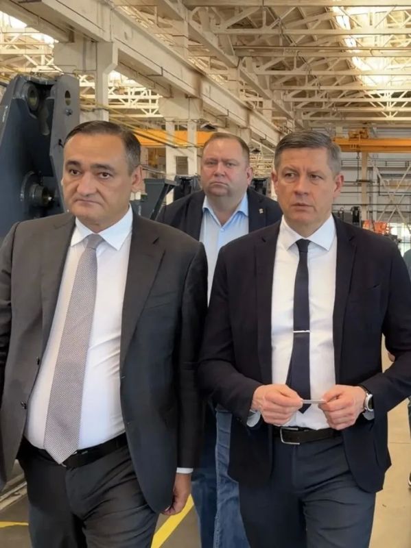 Временно исполняющий обязанности Губернатора Брянской области Егор Ковальчук побывал на производственной площадке «Брянский арсенал» Временно исполняющий обязанности Губернатора Брянской области Егор Ковальчук побывал на производственной площадке «Брянский арсенал»