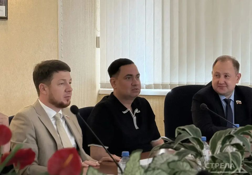 В Брянске прошел круглый стол «Единство народов – сила России: роль институтов гражданского общества в укреплении межнационального согласия» В Брянске прошел круглый стол «Единство народов – сила России: роль институтов гражданского общества в укреплении межнационального согласия»