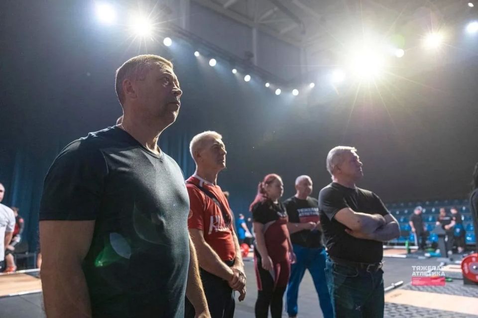 Первенство России по тяжелой атлетике среди юниоров и юниорок в Ноябрьске завершено Первенство России по тяжелой атлетике среди юниоров и юниорок в Ноябрьске завершено