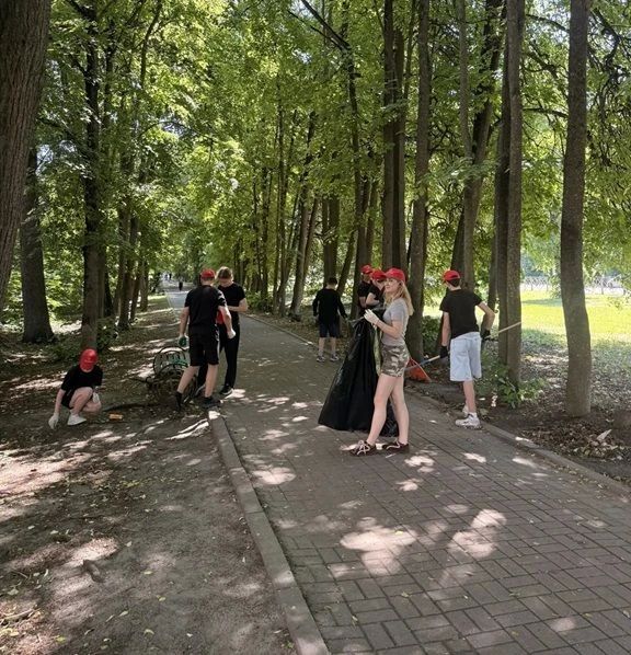 Лето с пользой: в Брянске стартовал трудовой лагерь для молодёжи Лето с пользой: в Брянске стартовал трудовой лагерь для молодёжи