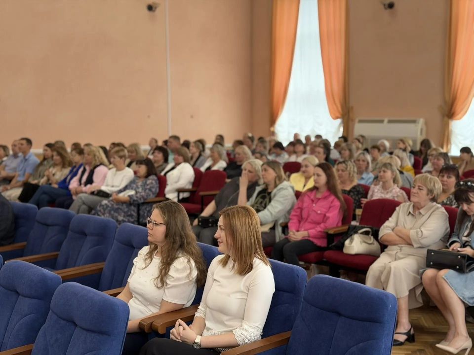 2 июня 2026 года с рабочим визитом г. Клинцы посетили депутат Государственной Думы Федерального собрания Российской Федерации, член Высшего совета Партии, Секретарь Брянского регионального отделения Партии А. В. Богомаз и... 2 июня 2026 года с рабочим визитом г. Клинцы посетили депутат Государственной Думы Федерального собрания Российской Федерации, член Высшего совета Партии, Секретарь Брянского регионального отделения Партии А. В. Богомаз и...