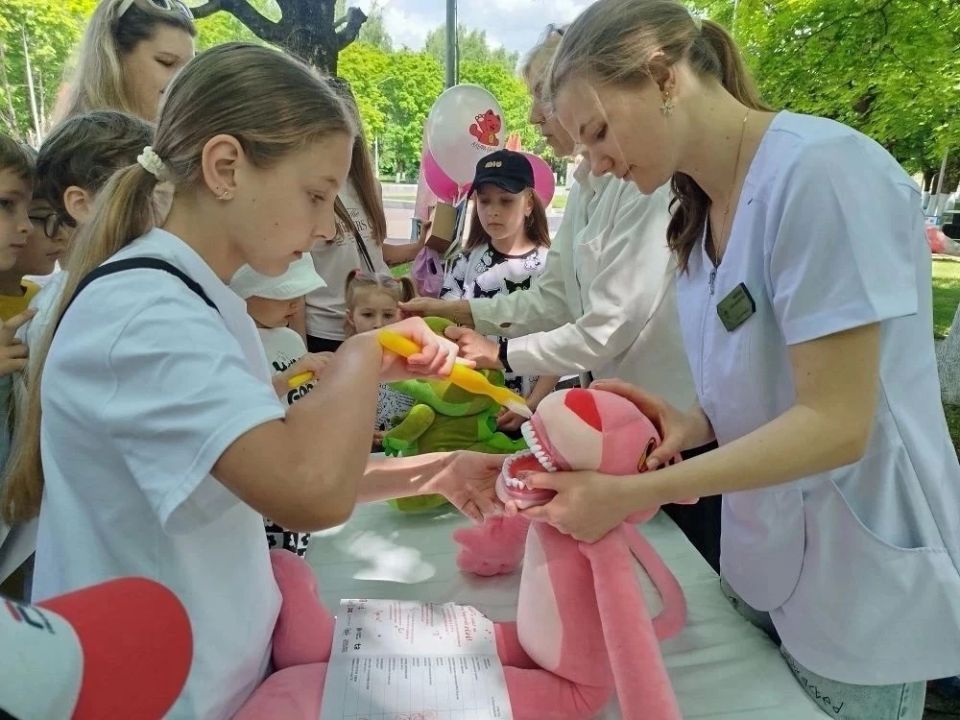 КАК МЫ РАБОТАЕМ, А ВЫ ОТДЫХАЕТЕ: ФОТО ПАРКОВЫХ МЕРОПРИЯТИЙ КАК МЫ РАБОТАЕМ, А ВЫ ОТДЫХАЕТЕ: ФОТО ПАРКОВЫХ МЕРОПРИЯТИЙ