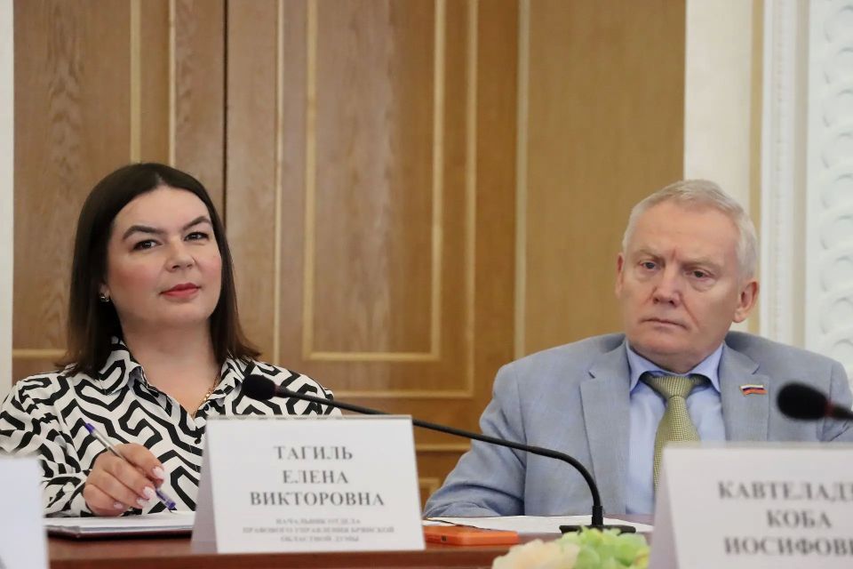 С заботой о людях: под руководством Евгения Киселёва состоялось заседание комитета по вопросам социальной политики и здравоохранения! С заботой о людях: под руководством Евгения Киселёва состоялось заседание комитета по вопросам социальной политики и здравоохранения!