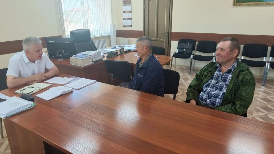 Глава администрации района Михаил Ходин провел личный прием граждан Глава администрации района Михаил Ходин провел личный прием граждан