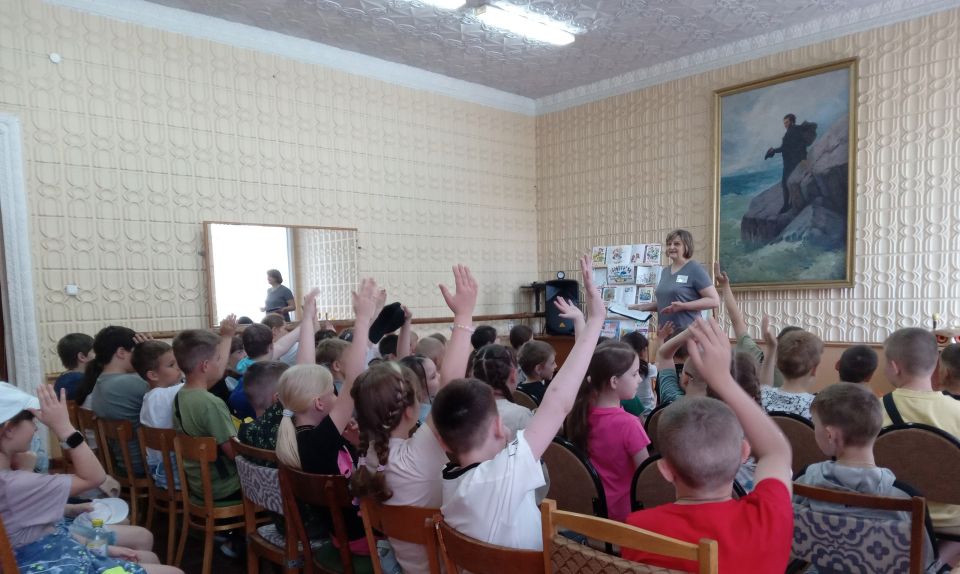 8 и 9 июня в библиотеке №8 состоялись часы дружеского общения «Дружба и братство дороже богатства!», посвященные Международному дню друзей 8 и 9 июня в библиотеке №8 состоялись часы дружеского общения «Дружба и братство дороже богатства!», посвященные Международному дню друзей