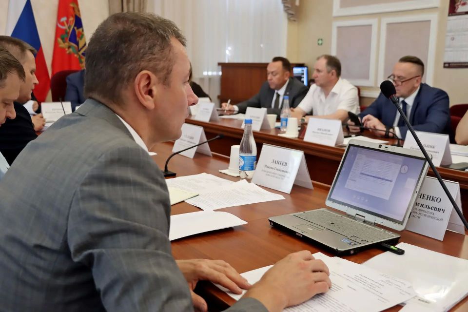 Вопросы образования, науки, культуры и СМИ - в центре внимания парламентариев: под руководством Андрея Антюхова состоялось заседание профильного комитета Думы! Вопросы образования, науки, культуры и СМИ - в центре внимания парламентариев: под руководством Андрея Антюхова состоялось заседание профильного комитета Думы!
