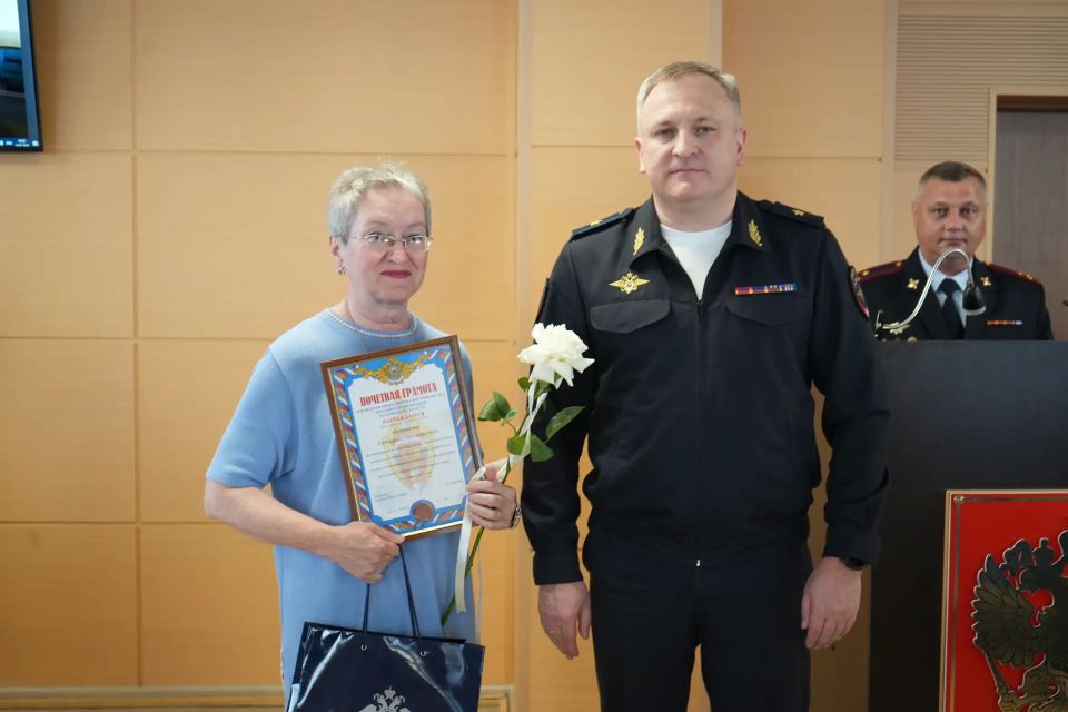 Сегодня отмечается день образования пресс-служб и подразделений общественных связей органов внутренних дел Российской Федерации Сегодня отмечается день образования пресс-служб и подразделений общественных связей органов внутренних дел Российской Федерации