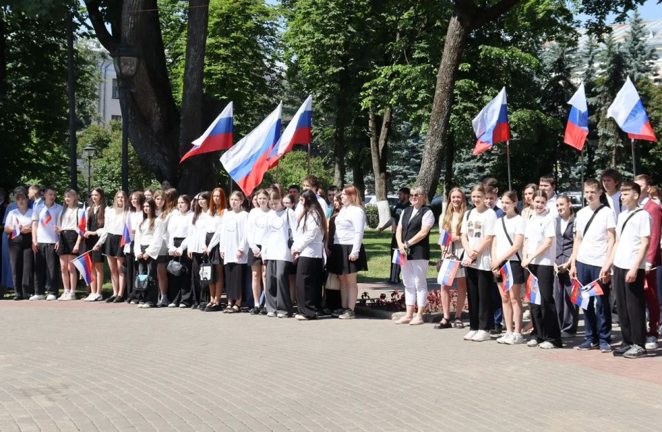 Юным брянцам вручили паспорта