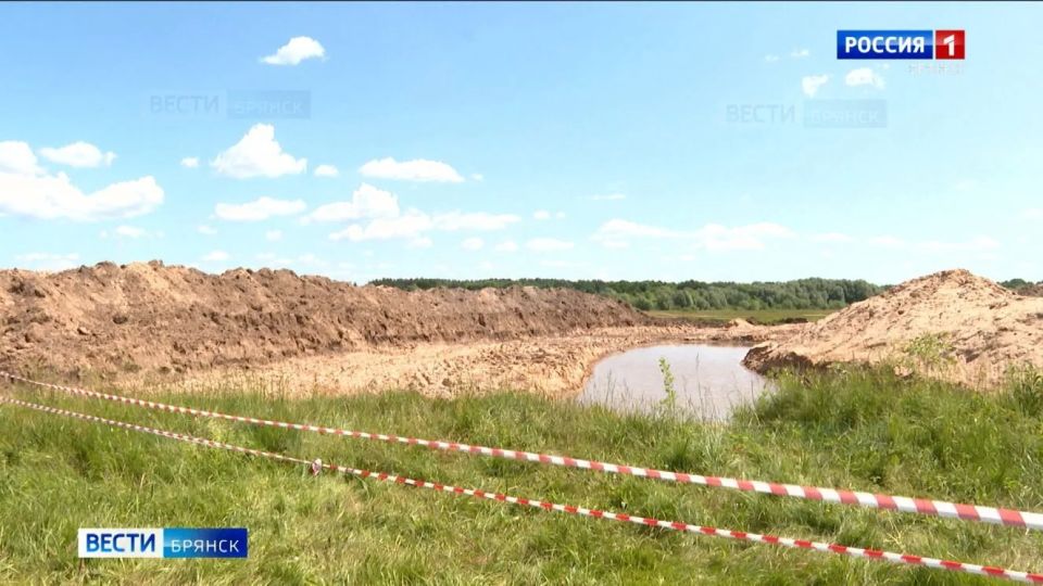 Брянская прокуратура организовала проверку по факту незаконной добычи песка возле Болвы