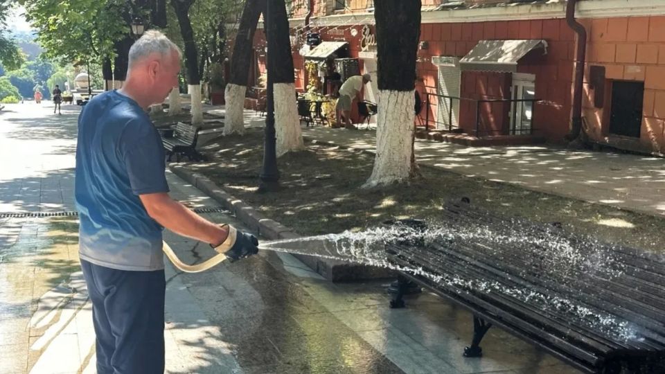 В Брянске из-за жары коммунальные службы работают в усиленном режиме