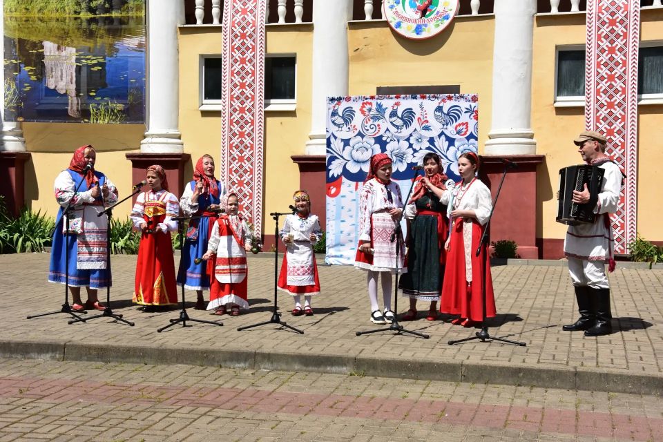 В городе Дятьково состоялось открытие IX Межрегионального фольклорного фестиваля «Деснянский хоровод»! В городе Дятьково состоялось открытие IX Межрегионального фольклорного фестиваля «Деснянский хоровод»!