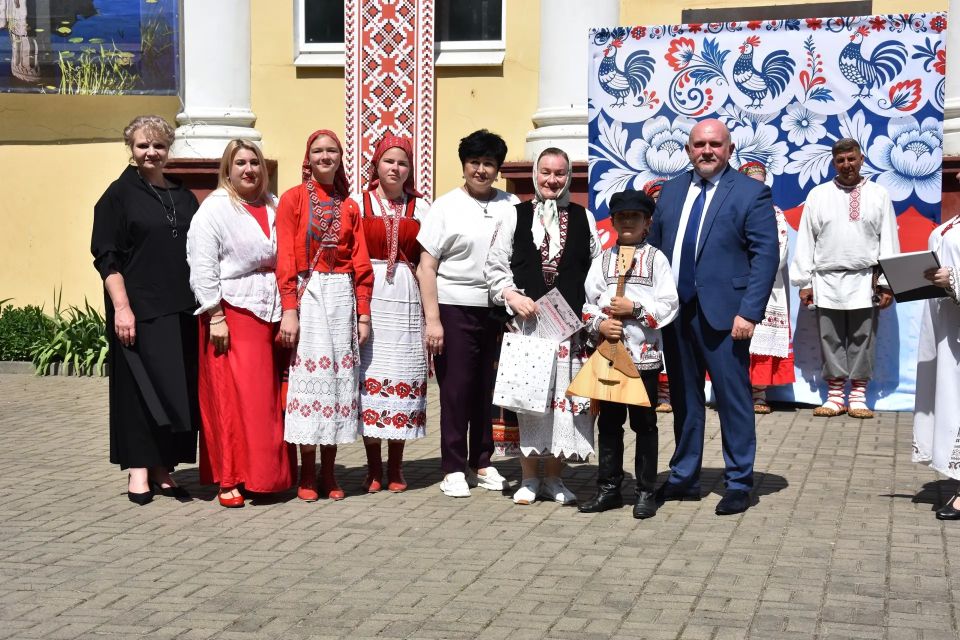 В городе Дятьково состоялось открытие IX Межрегионального фольклорного фестиваля «Деснянский хоровод»! В городе Дятьково состоялось открытие IX Межрегионального фольклорного фестиваля «Деснянский хоровод»!