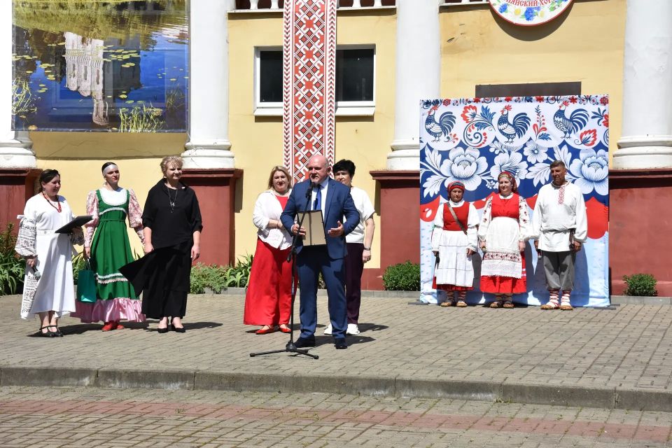 В городе Дятьково состоялось открытие IX Межрегионального фольклорного фестиваля «Деснянский хоровод»! В городе Дятьково состоялось открытие IX Межрегионального фольклорного фестиваля «Деснянский хоровод»!