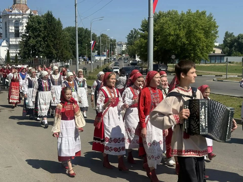 В гостеприимном городе Дятьково состоялся первый день Межрегионального фольклорного фестиваля «Деснянский хоровод» В гостеприимном городе Дятьково состоялся первый день Межрегионального фольклорного фестиваля «Деснянский хоровод»