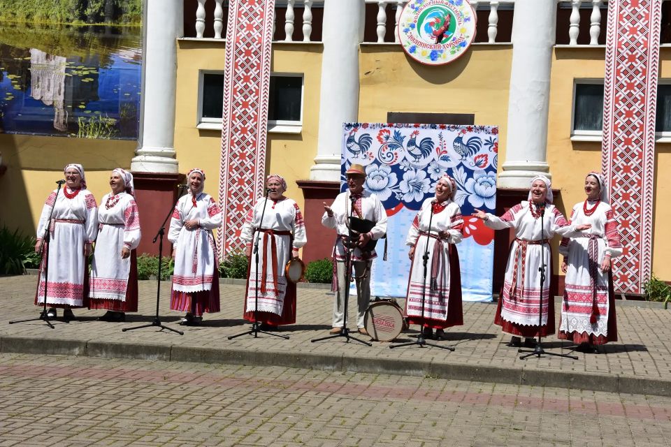 В городе Дятьково состоялось открытие IX Межрегионального фольклорного фестиваля «Деснянский хоровод»! В городе Дятьково состоялось открытие IX Межрегионального фольклорного фестиваля «Деснянский хоровод»!