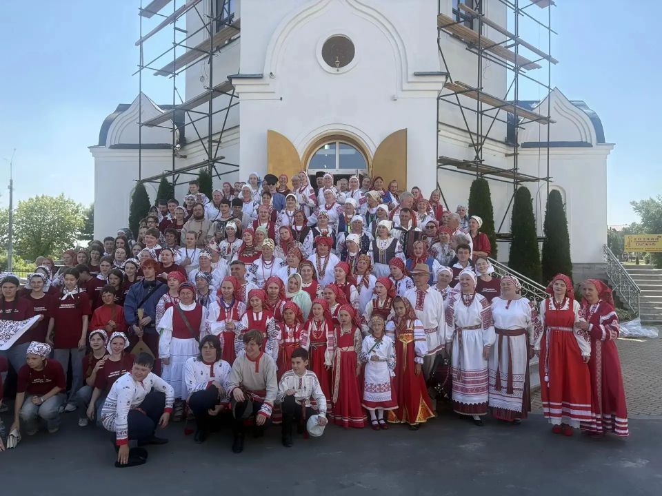 В гостеприимном городе Дятьково состоялся первый день Межрегионального фольклорного фестиваля «Деснянский хоровод» В гостеприимном городе Дятьково состоялся первый день Межрегионального фольклорного фестиваля «Деснянский хоровод»