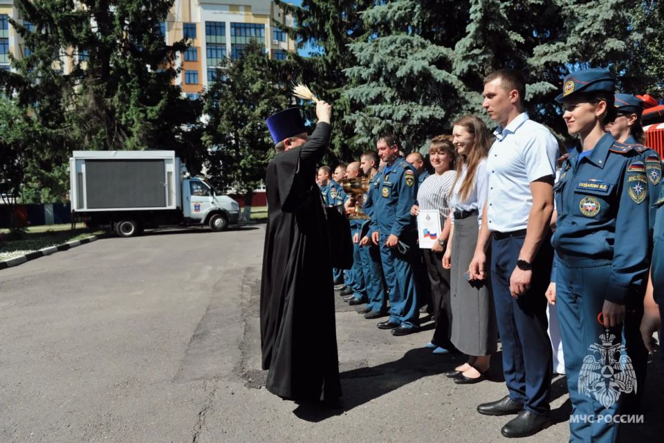 В преддверии Дня России прошло торжественное награждение В преддверии Дня России прошло торжественное награждение