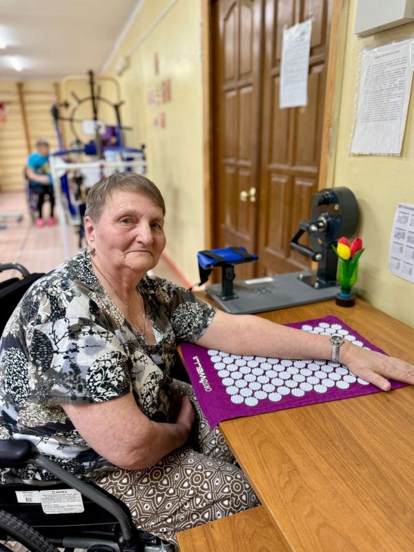 Сегодня в Дарковичском доме социального обслуживания на занятии в зале ЛФК подопечные обсуждали правила здорового образа жизни Сегодня в Дарковичском доме социального обслуживания на занятии в зале ЛФК подопечные обсуждали правила здорового образа жизни