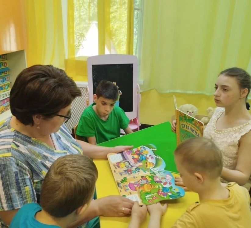 Скучать в ГБСУ БО "Дубровский детский дом социального обслуживания "Планета детства" некогда! У нас каждый день — как новая глава увлекательной сказки: всегда найдётся, чем занять и удивить наших ребят Скучать в ГБСУ БО "Дубровский детский дом социального обслуживания "Планета детства" некогда! У нас каждый день — как новая глава увлекательной сказки: всегда найдётся, чем занять и удивить наших ребят