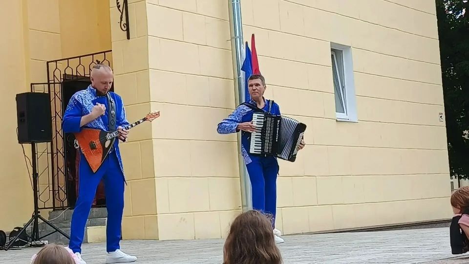 12 июня на летней эстраде Городского Дворца культуры железнодорожников состоялся праздничный концерт солистов и творческих коллективов «Россия — это мы!» 12 июня на летней эстраде Городского Дворца культуры железнодорожников состоялся праздничный концерт солистов и творческих коллективов «Россия — это мы!»