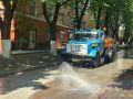 Брянские улицы приводят в порядок без перерывов — коммунальная техника работает днем и ночью во всех районах города