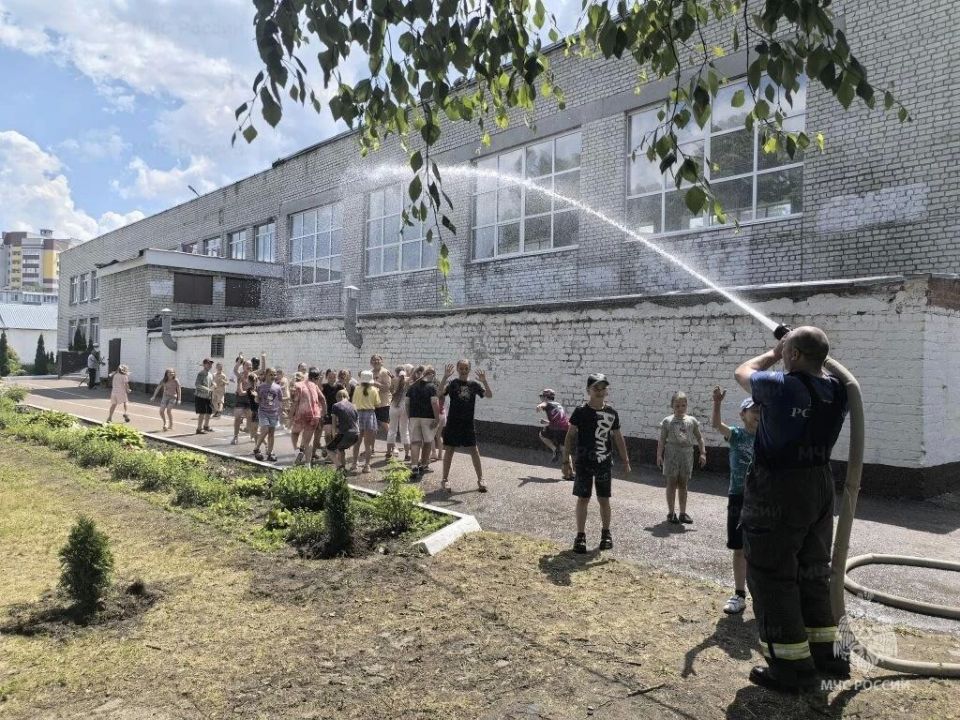 День безопасности для учащихся летних школьных лагерей г. Брянска День безопасности для учащихся летних школьных лагерей г. Брянска