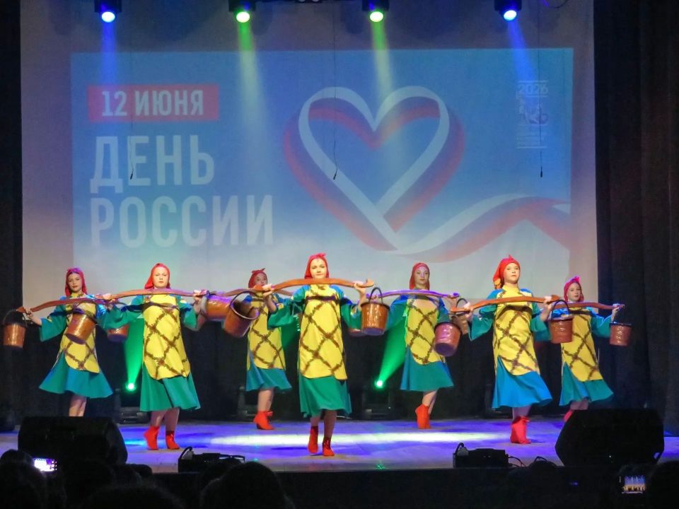 12 июня в Городском Дворце культуры поселка Белые Берега состоялся праздничный концерт, посвященный Дню России 12 июня в Городском Дворце культуры поселка Белые Берега состоялся праздничный концерт, посвященный Дню России