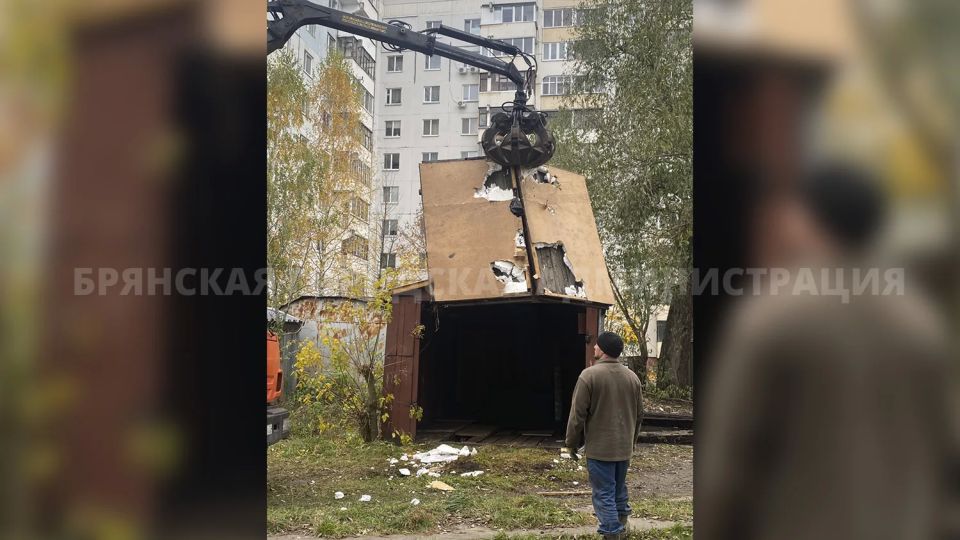 В Володарском районе снесут гаражи на улицах Ушакова и 12 лет Октября В Володарском районе снесут гаражи на улицах Ушакова и 12 лет Октября