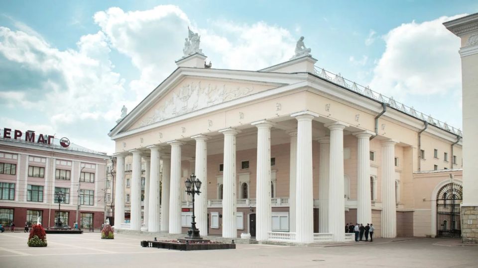 В Брянске театральный сезон закроют 20 июня показом ироничной комедии