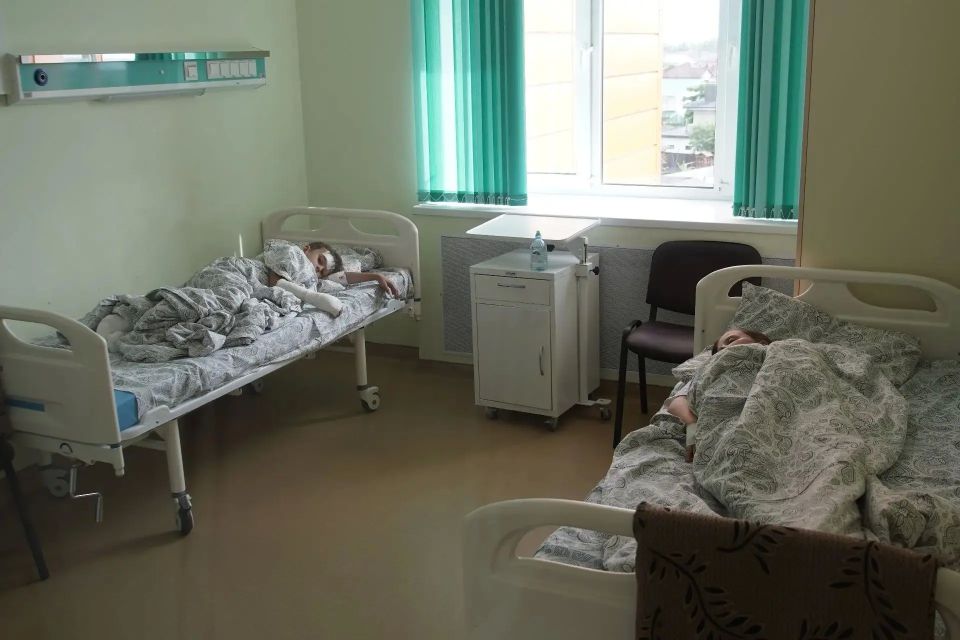 Все пассажиры автобуса, пострадавшего в результате удара ВСУ, которые находились в пункте временного пребывания в Почепе, уже доставлены в Гомельскую область Все пассажиры автобуса, пострадавшего в результате удара ВСУ, которые находились в пункте временного пребывания в Почепе, уже доставлены в Гомельскую область