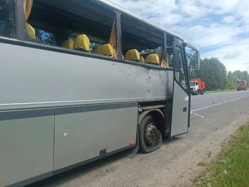 Террористы ВСУ атаковали автобус с детьми из Белоруссии в Брянской области