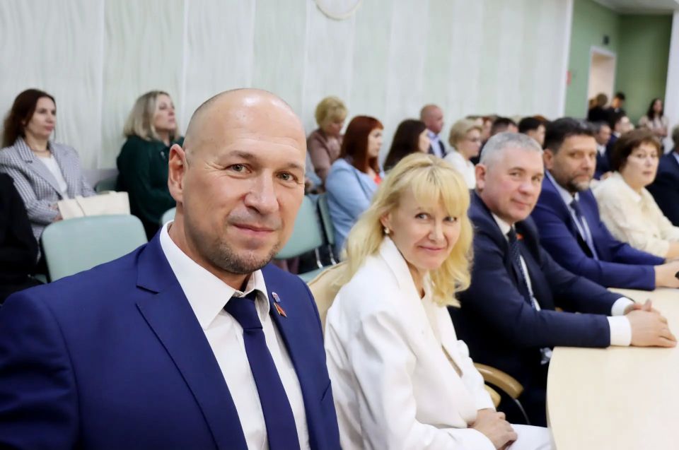 На «передовой» в битве за жизни людей: медицинским работникам, посвятившим себя благороднейшему делу - заботе о здоровье человека, руководители региона вручили заслуженные награды! На «передовой» в битве за жизни людей: медицинским работникам, посвятившим себя благороднейшему делу - заботе о здоровье человека, руководители региона вручили заслуженные награды!