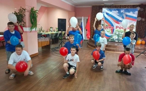 В самом разгаре летние каникулы – радостная пора для детей В самом разгаре летние каникулы – радостная пора для детей