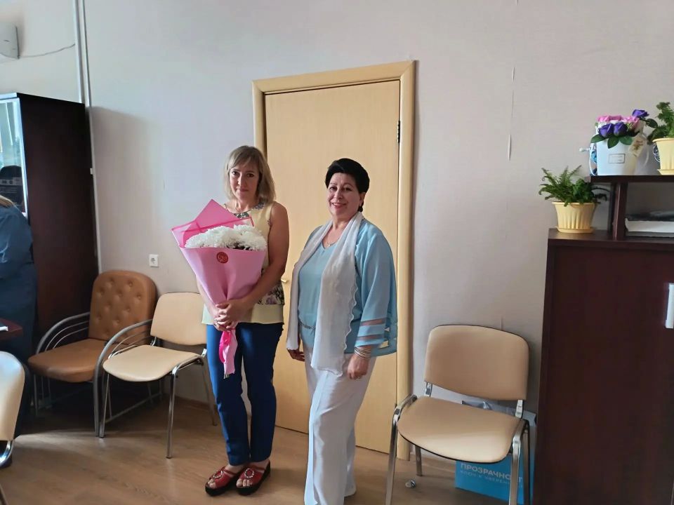 Накануне Дня медицинского работника глава администрации Клинцовского района Максименко Л. И. поздравила работников Центральной городской больницы с Днём медицинского работника Накануне Дня медицинского работника глава администрации Клинцовского района Максименко Л. И. поздравила работников Центральной городской больницы с Днём медицинского работника