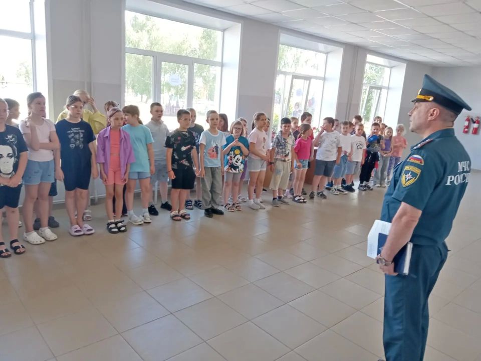 Безопасность в фокусе: инструктажи для детей пришкольных лагерей Погарского района Безопасность в фокусе: инструктажи для детей пришкольных лагерей Погарского района
