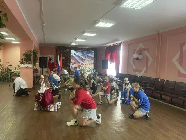 В самом разгаре летние каникулы – радостная пора для детей В самом разгаре летние каникулы – радостная пора для детей