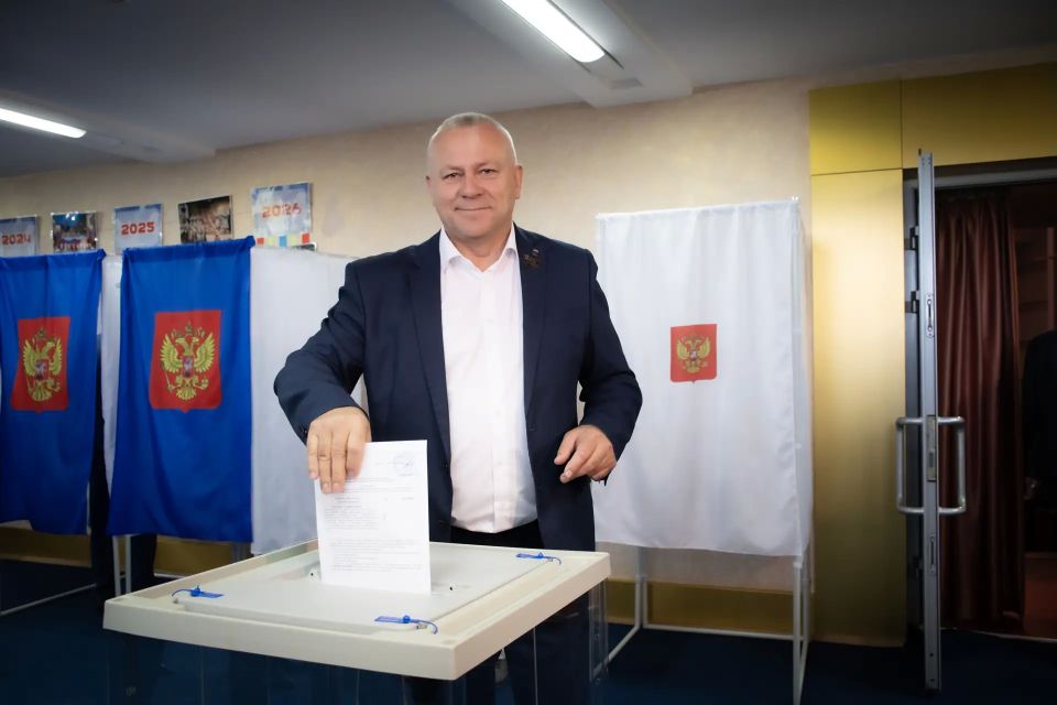 Брянские партийцы выдвинули Егора Ковальчука кандидатом на должность Губернатора Брянской области Брянские партийцы выдвинули Егора Ковальчука кандидатом на должность Губернатора Брянской области