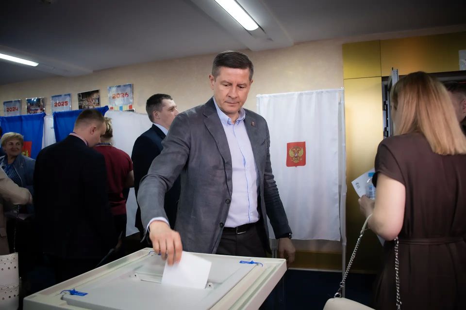 Брянские партийцы выдвинули Егора Ковальчука кандидатом на должность Губернатора Брянской области Брянские партийцы выдвинули Егора Ковальчука кандидатом на должность Губернатора Брянской области
