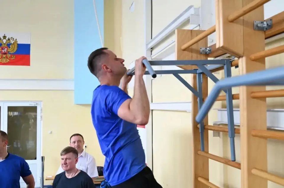 Сотрудники прокуратуры Брянской области успешно выполнили нормативы комплекса ГТО Сотрудники прокуратуры Брянской области успешно выполнили нормативы комплекса ГТО