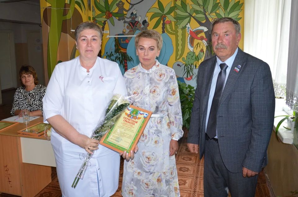 В преддверии Дня медицинского работника, в Гордеевской ЦРБ состоялось торжественное мероприятие, посвященное тем, кто избрал служение здоровью людей своим призванием В преддверии Дня медицинского работника, в Гордеевской ЦРБ состоялось торжественное мероприятие, посвященное тем, кто избрал служение здоровью людей своим призванием