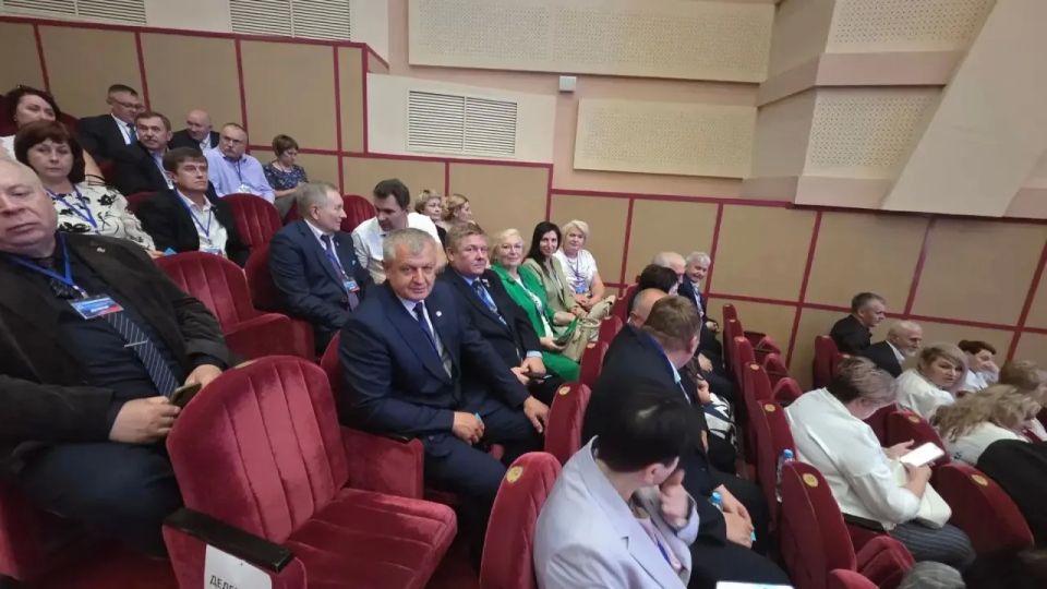Сегодня важный день не только для регионального отделения Партии «Единая Россия», но и для всей Брянской области! Состоялся второй этап Конференции регионального отделения Партии Сегодня важный день не только для регионального отделения Партии «Единая Россия», но и для всей Брянской области! Состоялся второй этап Конференции регионального отделения Партии
