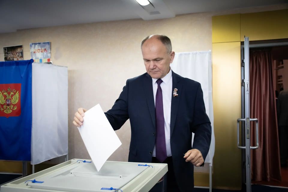 Брянские партийцы выдвинули Егора Ковальчука кандидатом на должность Губернатора Брянской области Брянские партийцы выдвинули Егора Ковальчука кандидатом на должность Губернатора Брянской области