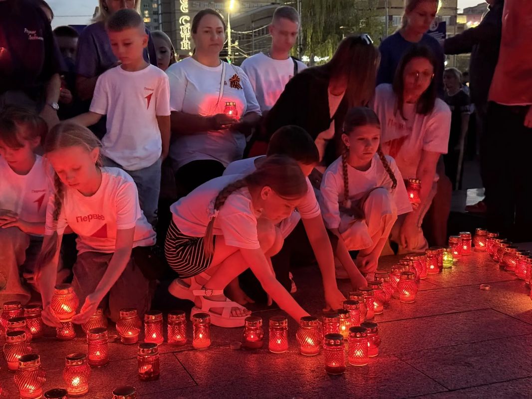 21 июня, в преддверии Дня памяти и скорби, Брянская область присоединилась к международной акции «Свеча памяти» 21 июня, в преддверии Дня памяти и скорби, Брянская область присоединилась к международной акции «Свеча памяти»